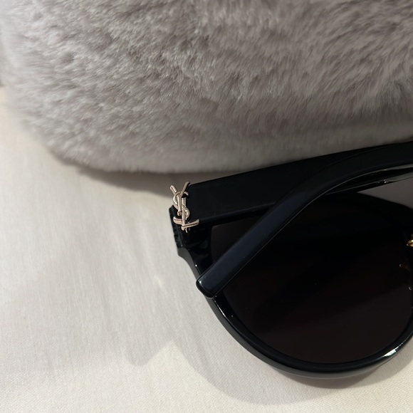 Saint Laurent Glasses - Picture 9 of 10